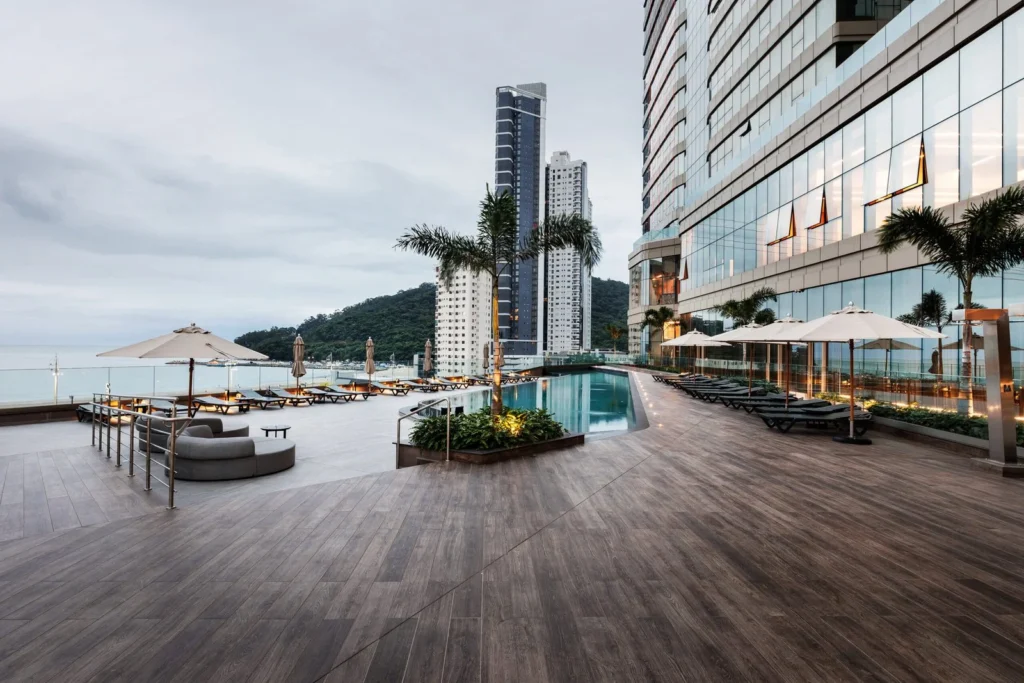 Lazer externo no Yachthouse, em BC