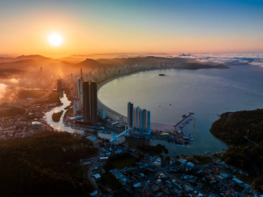 Vista do Yachthouse na cidade de Balneário Camboriú.